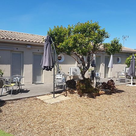 Studio climatisé île naturiste du Levant Hyères Extérieur photo